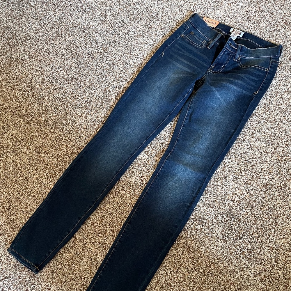 NEW WITH TAGS Mudd Super Skinny Jegging